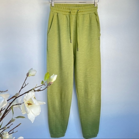 Sweaty Betty Essential joggers in fern green Size XS G79 - Picture 2 of 9